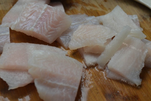 香煎巴沙鱼最适合喜欢吃鱼又讨厌鱼刺的你第二步