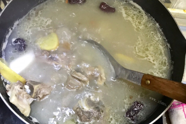 羊肉汤锅，冬日暖胃的首选第四步