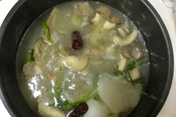羊肉汤锅，冬日暖胃的首选第五步