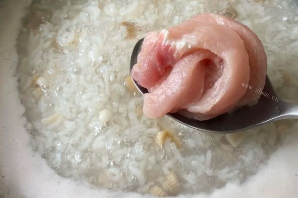 鲍鱼沙虫淮山药薏米粥，著名的家常菜，味道鲜美，食材丰盛，营养丰富第十步