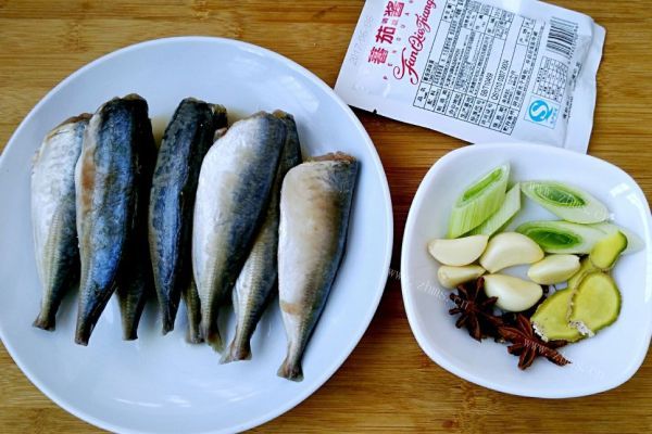 沙丁鱼罐头，纯天然无添加，比外面买的沙丁鱼罐头更好吃第一步