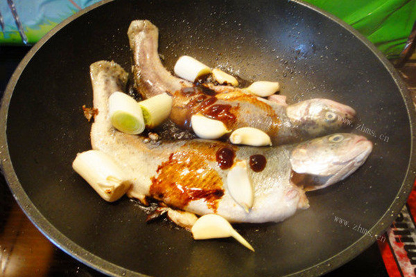 红烧虹鳟鱼，从此引爆你的味蕾第五步
