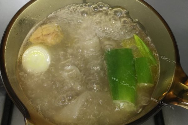 灌汤包中的“爱马仕”——蟹黄汤包第八步