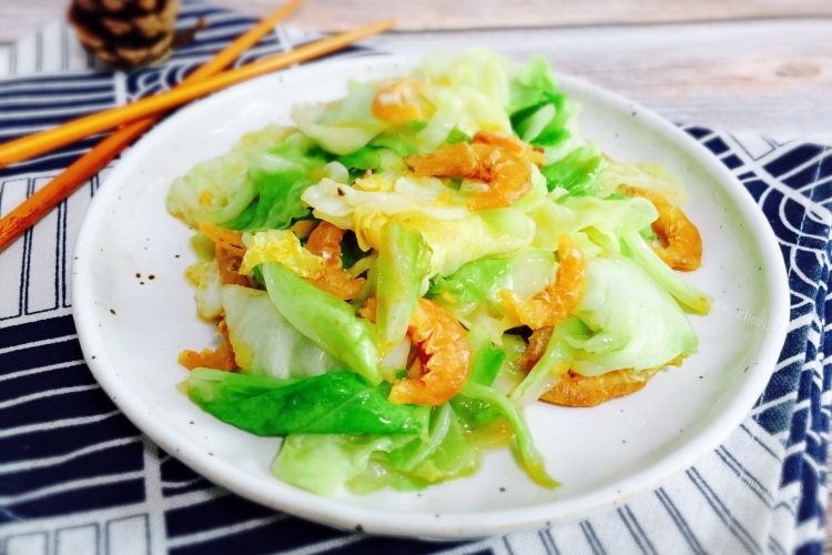金钩海米炒卷心菜，简单易做，好吃不腻，低脂低热量