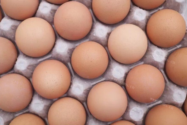 教你如何煮鸡蛋，蛋黄的状态由你定。第一步