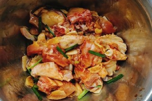 花菇火腿蒸鸡， 香滑嫩肉，新鲜可口第五步