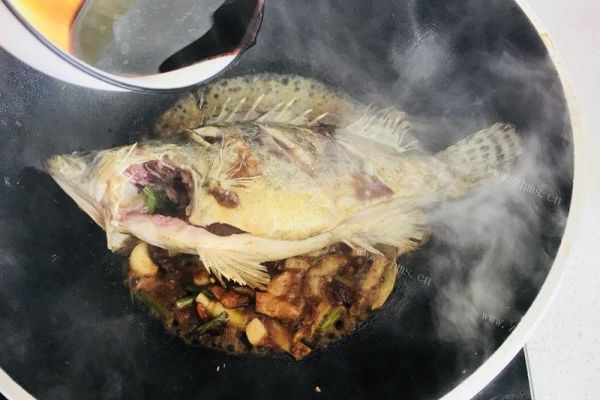 红烧鱼的最经典做法——红烧桂鱼，好吃又下饭第六步