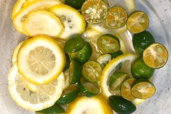 如何制作金桔柠檬水，夏季解暑特饮第三步