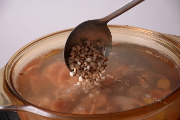 春季必喝汤——土茯苓煲汤之土茯苓薏米芡实排骨汤第九步
