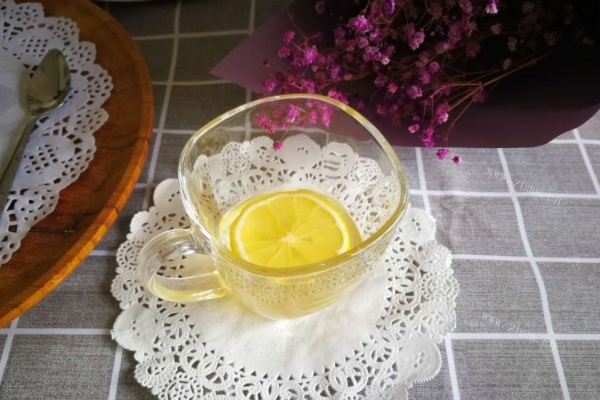蜂蜜柠檬水，清爽一夏的美味第六步