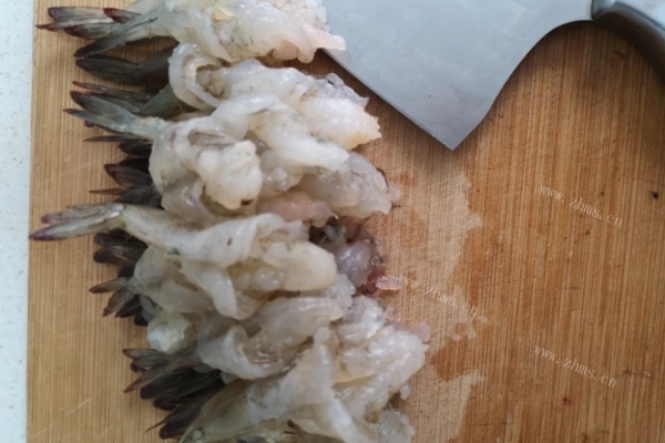 黄金蝴蝶虾，有盐有味，鲜香酥脆第三步