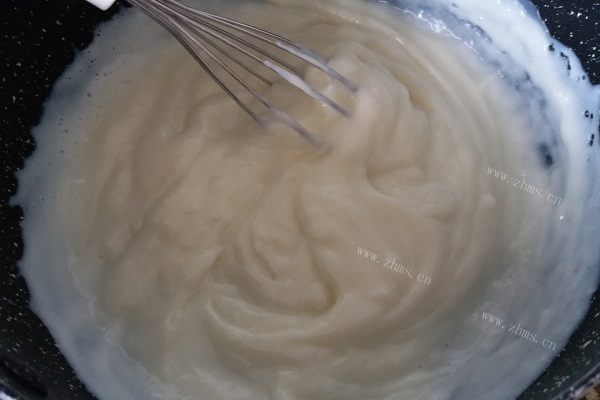 简单易学，奶香浓郁的脆皮鲜奶，无油低脂版，用烤箱就可以做出来第二步