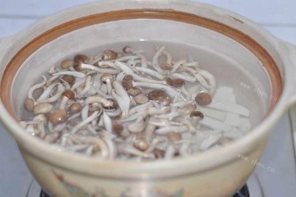 珍珠翡翠白玉汤，清淡且营养高第五步