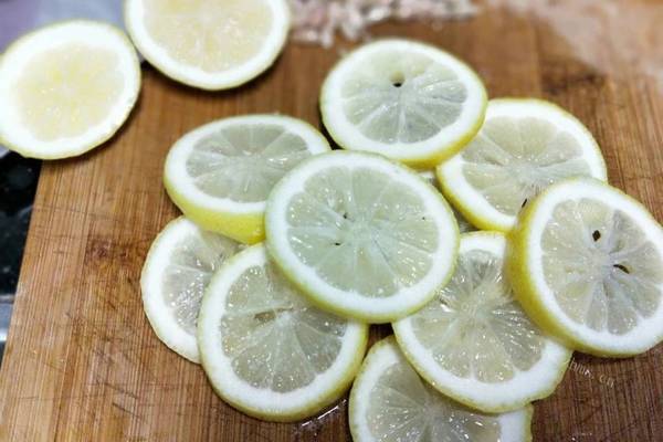 柠檬枸杞菊花茶清热又好喝第五步