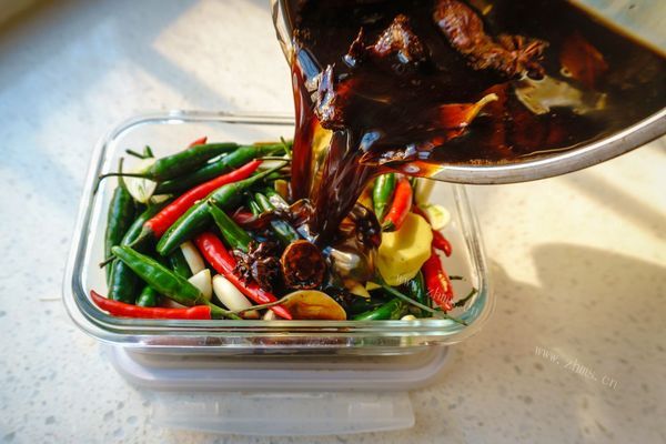 一款腌制辣椒的做法，清冽香辣，酱香醇厚第五步