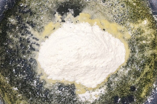 蘑菇奶油汤，奶香浓郁，好喝不腻第六步