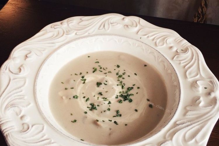 法式奶油蘑菇浓汤，带你感受浓郁法式风情