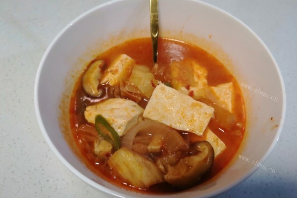 辣白菜豆腐汤，简单又美味第十步