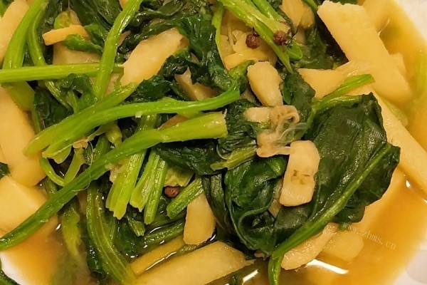 菠菜土豆好吃到停不下来