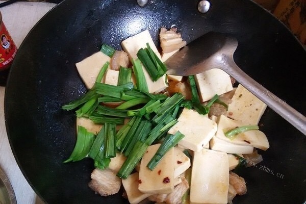 千叶豆腐炒五花肉，鲜香嫩滑的下饭菜第八步