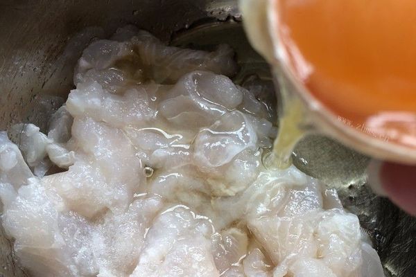 龙利鱼酸菜粉丝汤，清爽不油腻，十分开胃第五步
