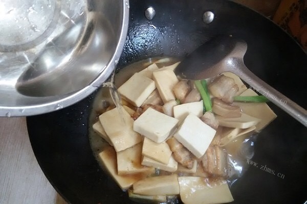 千叶豆腐炒五花肉，鲜香嫩滑的下饭菜第六步