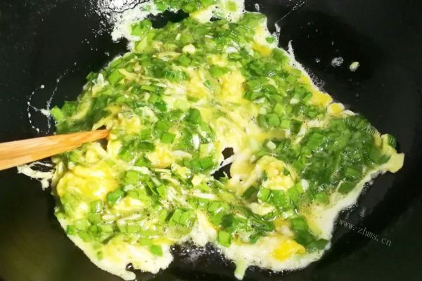 韭菜炒蛋，韭菜香味独特，虾皮鲜香，鸡蛋嫩滑第十步