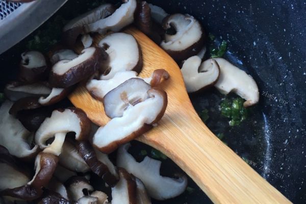 蚝油香菇，没想到素菜也能做的如此美味第八步
