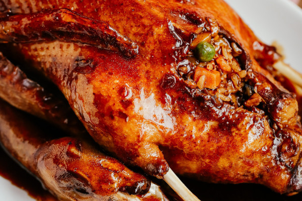 八宝野鸭是春节饭桌上必不可少的一道菜第十七步