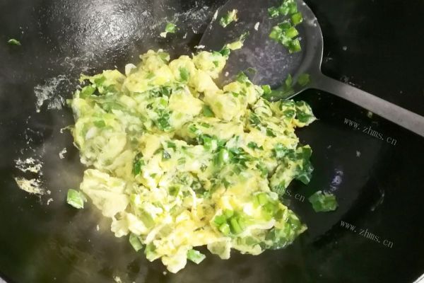韭菜炒蛋，韭菜香味独特，虾皮鲜香，鸡蛋嫩滑第十一步