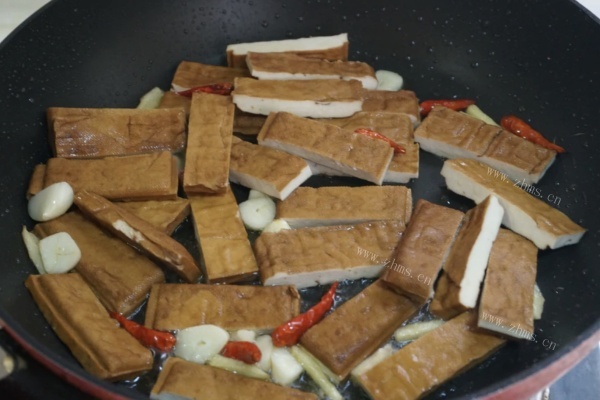 腊肉红油豆干——你的下饭神器第五步