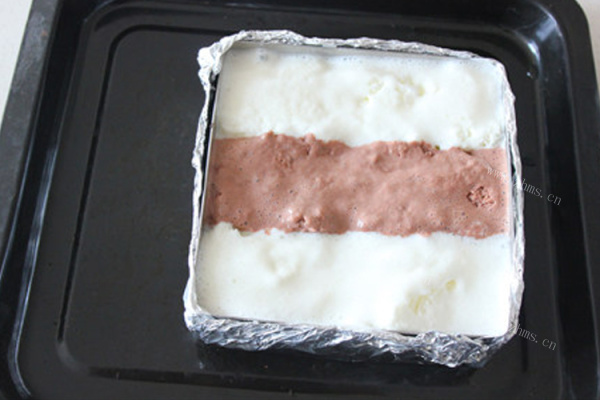 在家也可以简单的做哈根达斯冰淇淋蛋糕第七步