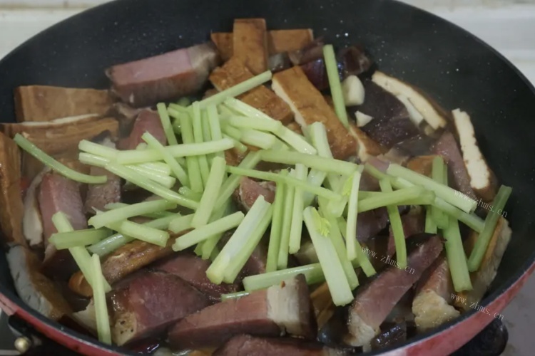 腊肉红油豆干——你的下饭神器
