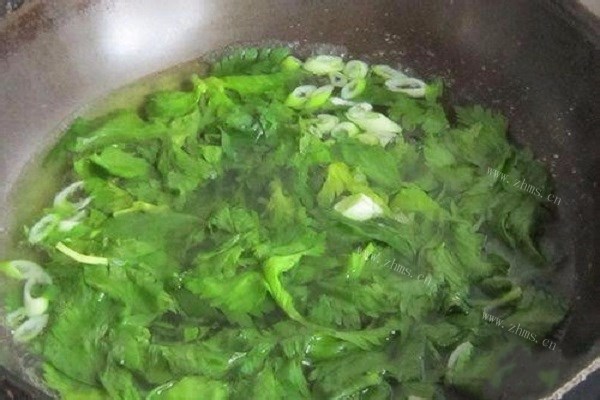 芹菜叶汤，简单却美味的营养汤第六步