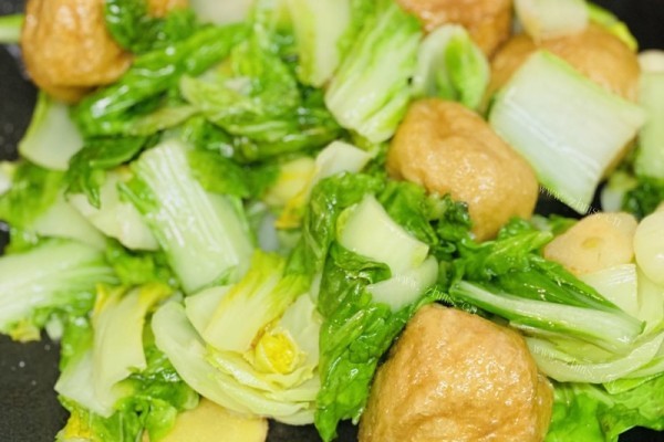 油豆腐烩白菜，简单又美味第六步