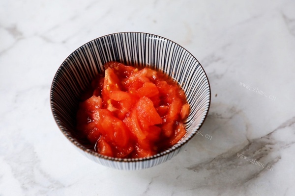 虾仁培根番茄酱蛋炒饭，满满酸甜感挑起你的食欲第三步