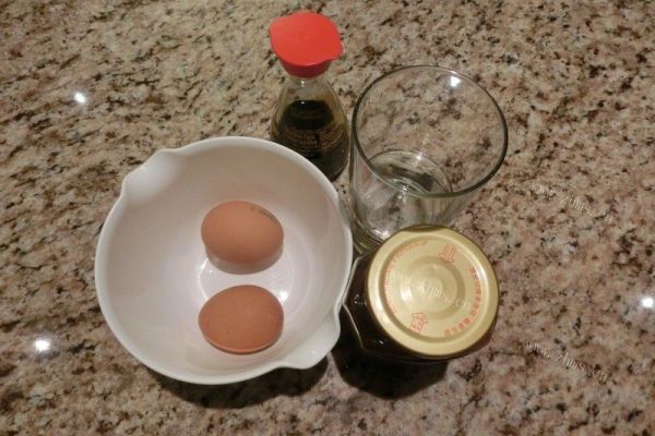 芝麻油蒸鸡蛋，每吃一口，唇齿留香第一步