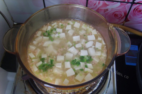 清淡简单的芹菜豆腐汤
