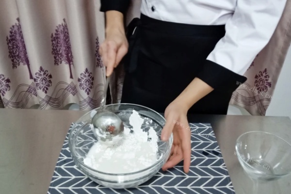 用最简单省时的方法做白糖钵仔糕第七步