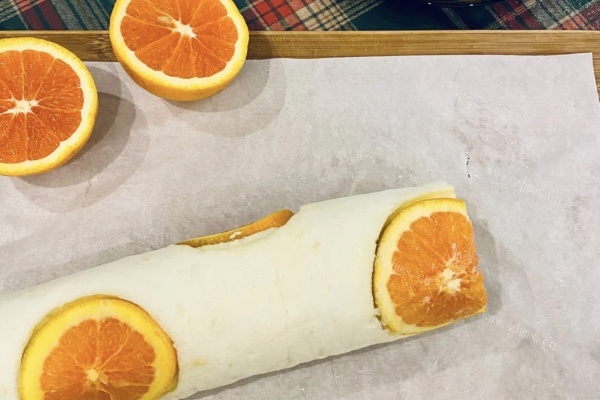 无黄蛋的低卡血橙毛巾蛋糕卷第十二步
