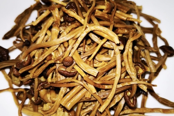 茶树菇牛柳——一道美味可口的家常菜第四步