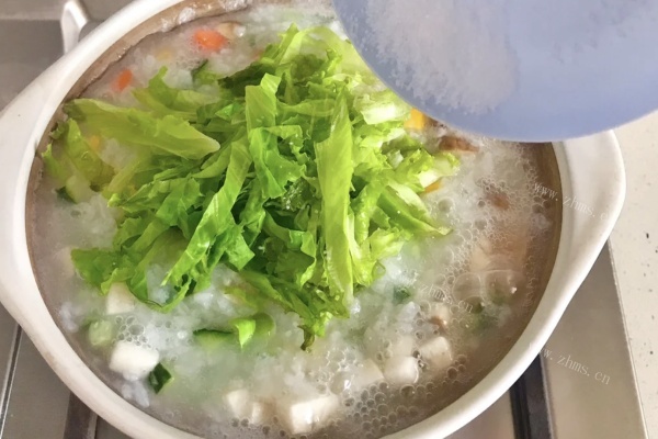 清淡又营养的潮汕沙锅粥，只加蔬菜也能爆好吃！第八步