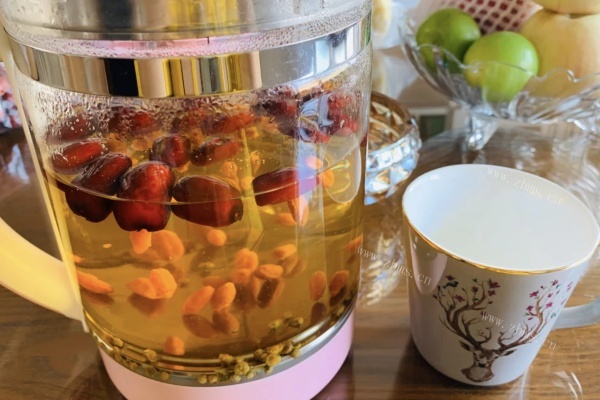 金秋时节，喝红枣枸杞雨花茶修身养性第五步