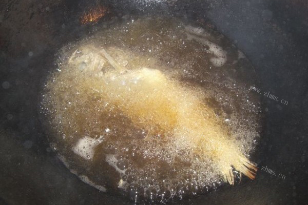 新鲜美味的焖黄花鱼，简单几步就能烧出下饭神器第五步