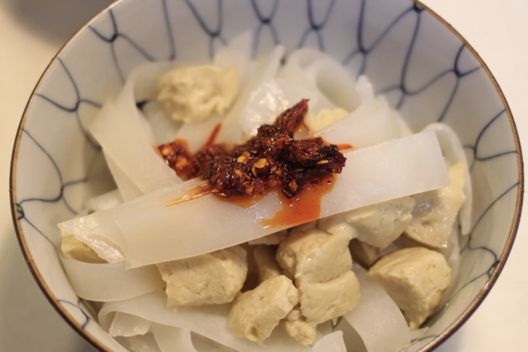 麻辣鲜香的擀面皮你爱了吗