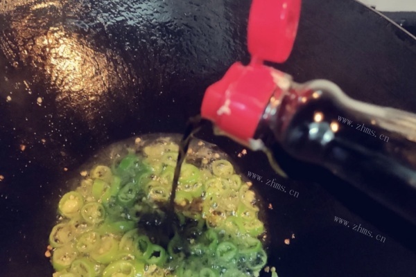 青椒酱油金菇掐菜，有滋有味超下饭第六步