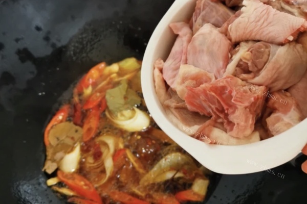 魔芋红烧野鸭不仅是一道家常菜，更是招待客人的绝佳菜肴第五步
