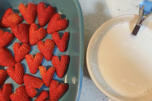 牛奶椰汁冻草莓——带给你整个夏日的甜蜜第七步