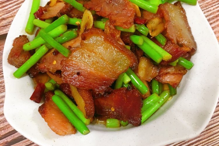 腊肉炒菜苔，还原最纯朴的味道