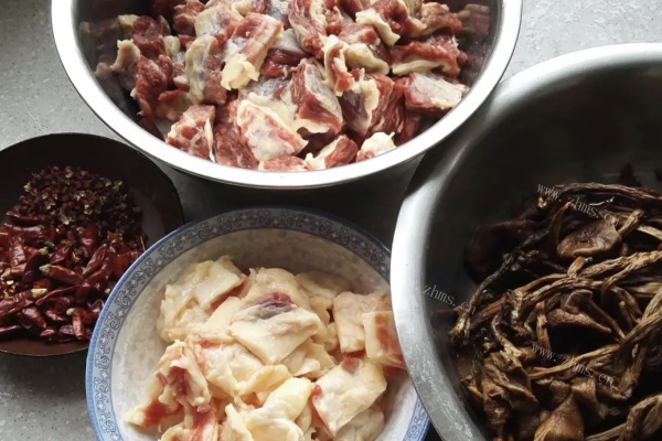 吃茶树菇牛腩，鲜美的味道让你重拾好心情第一步